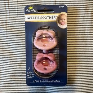 Itzy Ritzy 2-pack 0month Bow Pacifiers